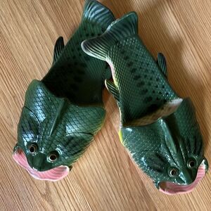 River’s  Edge Bass Fish Sandals